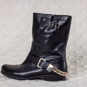 NWOT GUESS chain moto boots - sz 9.5